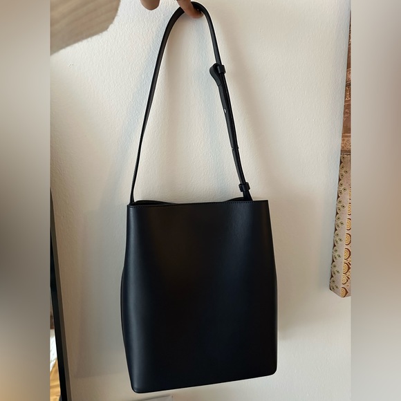 Aesther Ekme Navy Black Sac Bucket Tote Bag NWT - Picture 3 of 7